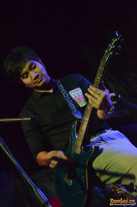 Foto Maliq and D Essentials