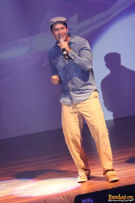 Foto Maliq and D Essentials