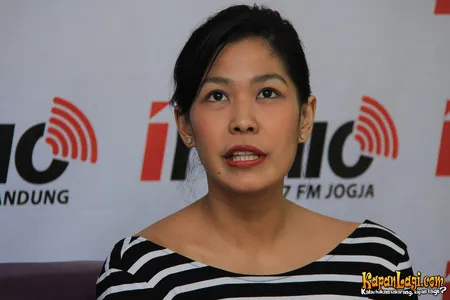 Foto Maliq and D Essentials