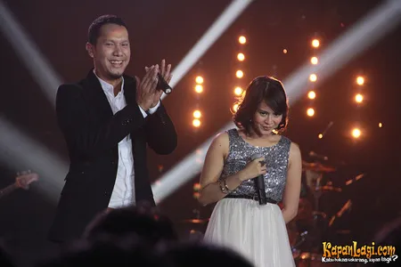 Foto Maliq and D Essentials