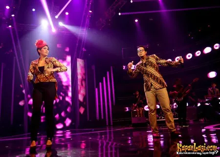 Foto Maliq and D Essentials