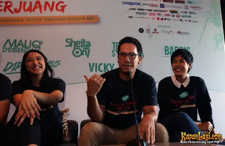 Foto Maliq and D Essentials