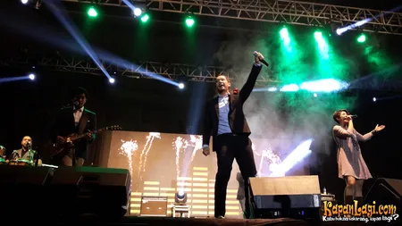 Foto Maliq and D Essentials