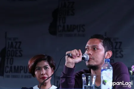 Foto Maliq and D Essentials