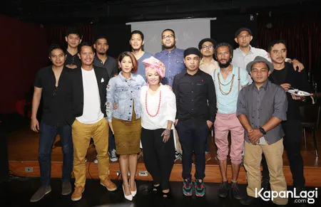 Foto Maliq and D Essentials