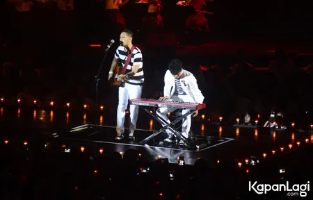 Foto Maliq and D Essentials