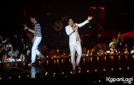 Foto Maliq and D Essentials