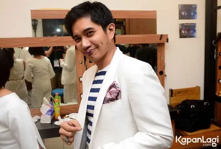 Foto Maliq and D Essentials