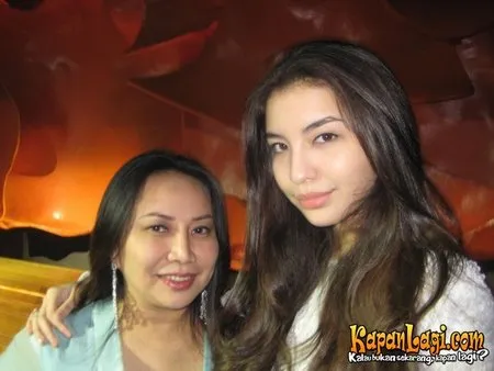 Foto Manohara Odelia Pinot