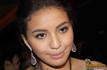 Foto Manohara Odelia Pinot