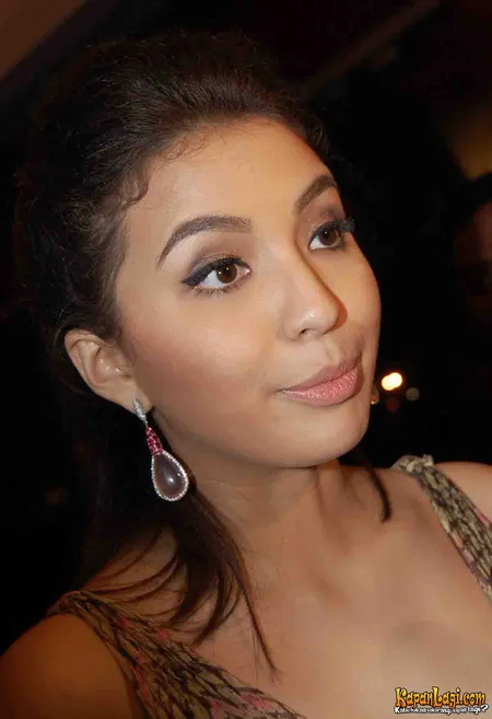 Foto Manohara Odelia Pinot