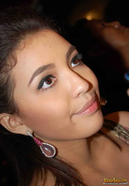 Foto Manohara Odelia Pinot