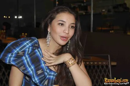 Foto Manohara Odelia Pinot