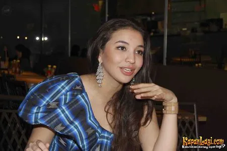 Foto Manohara Odelia Pinot