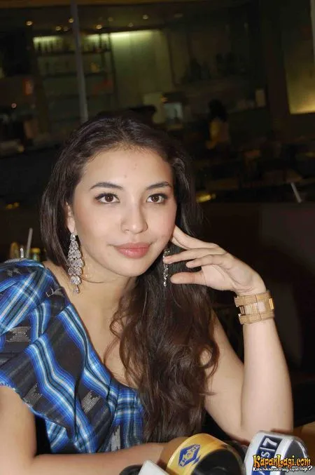 Foto Manohara Odelia Pinot