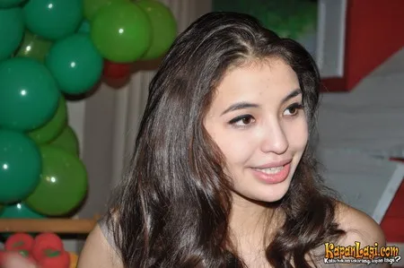 Foto Manohara Odelia Pinot