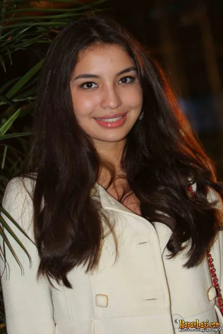 Foto Manohara Odelia Pinot