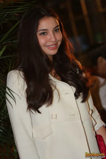 Foto Manohara Odelia Pinot