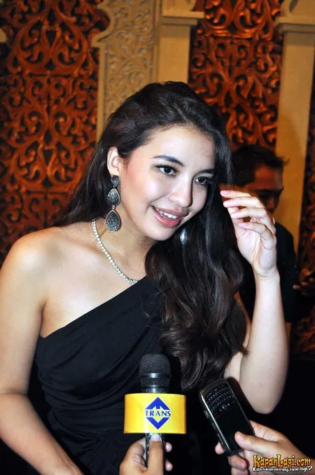 Foto Manohara Odelia Pinot