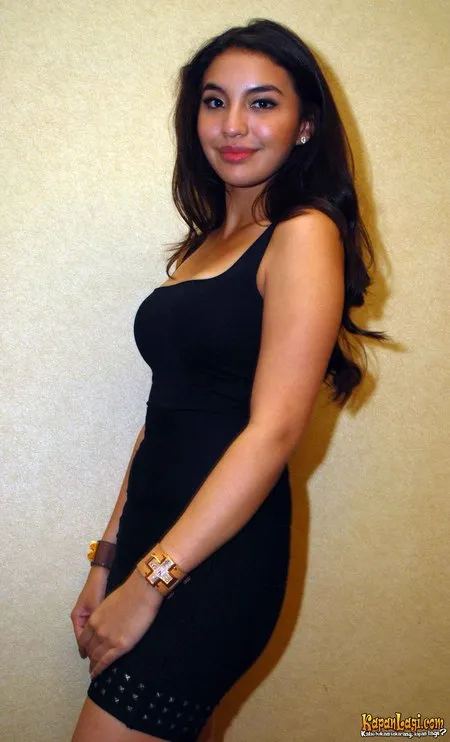 Foto Manohara Odelia Pinot
