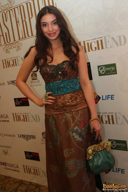 Foto Manohara Odelia Pinot