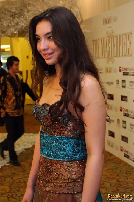 Foto Manohara Odelia Pinot
