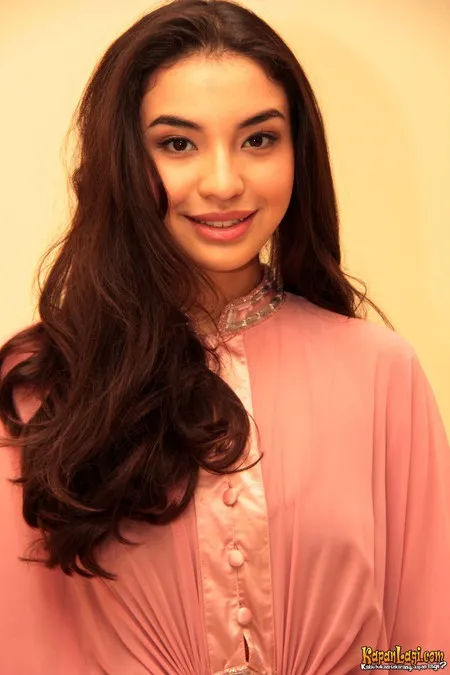 Foto Manohara Odelia Pinot