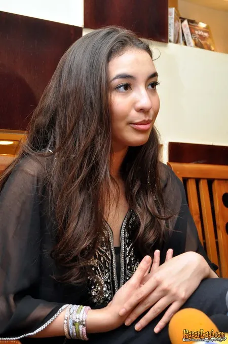 Foto Manohara Odelia Pinot