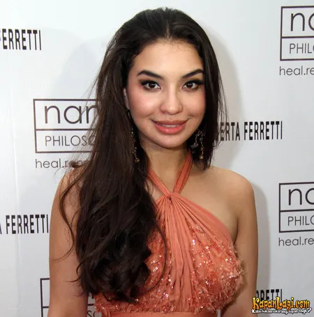 Foto Manohara Odelia Pinot