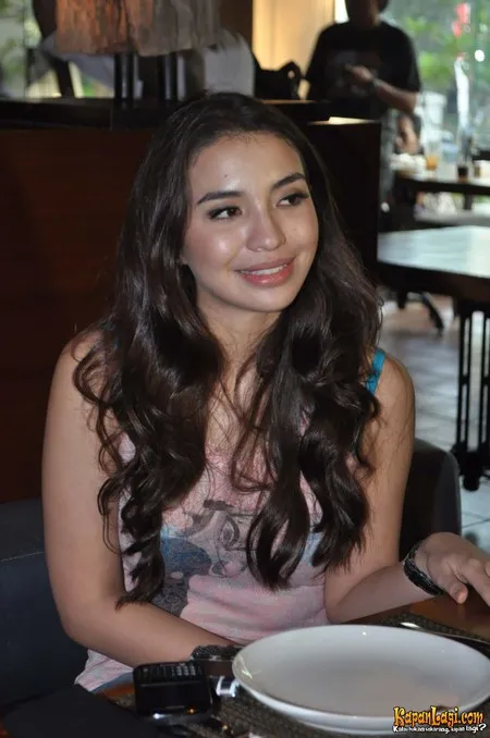 Foto Manohara Odelia Pinot