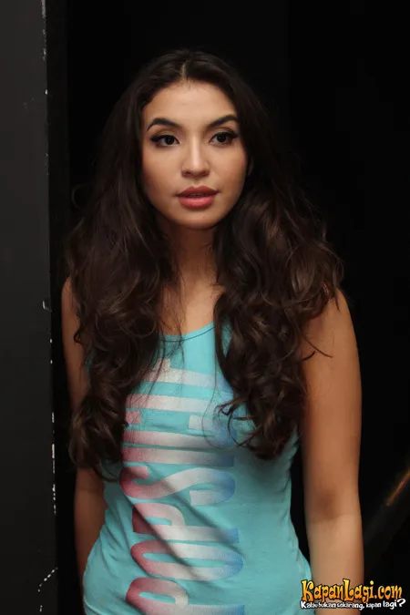 Foto Manohara Odelia Pinot