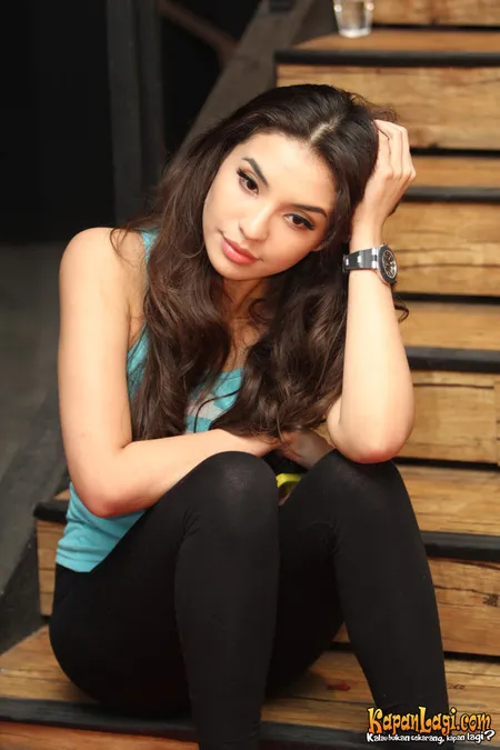 Foto Manohara Odelia Pinot