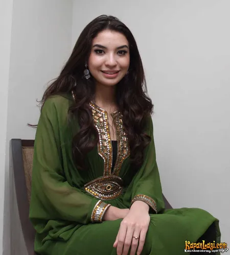 Foto Manohara Odelia Pinot