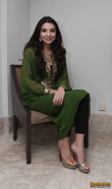 Foto Manohara Odelia Pinot