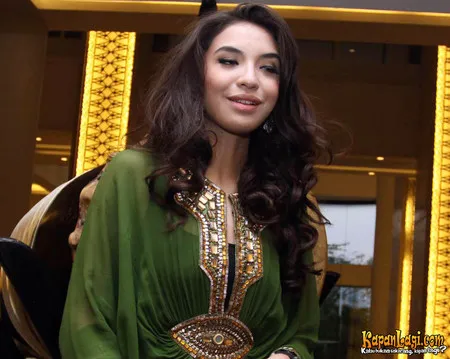 Foto Manohara Odelia Pinot