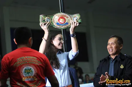 Foto Manohara Odelia Pinot