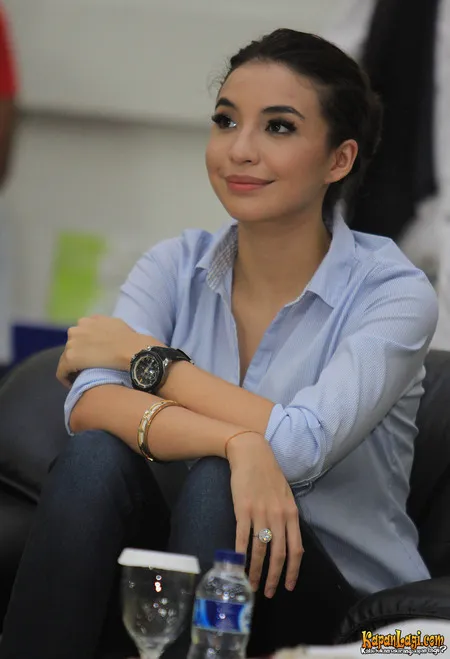 Foto Manohara Odelia Pinot