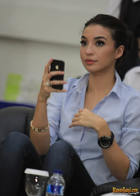 Foto Manohara Odelia Pinot