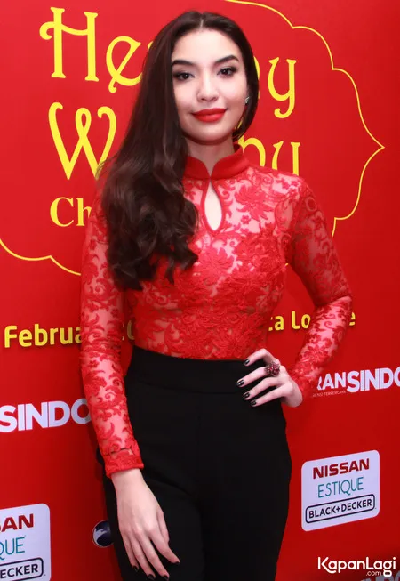 Foto Manohara Odelia Pinot