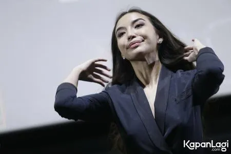 Foto Manohara Odelia Pinot