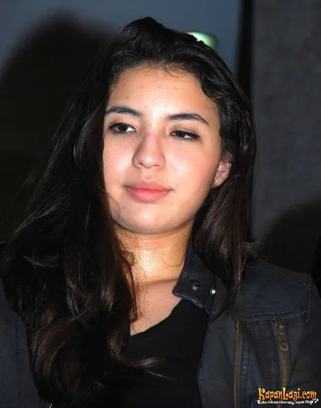 Foto Manohara Odelia Pinot