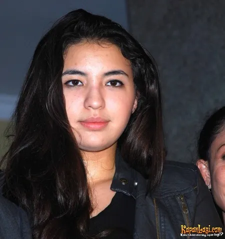Foto Manohara Odelia Pinot