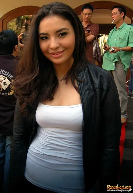 Foto Manohara Odelia Pinot