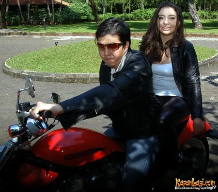 Foto Manohara Odelia Pinot