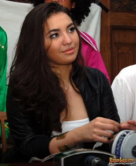 Foto Manohara Odelia Pinot