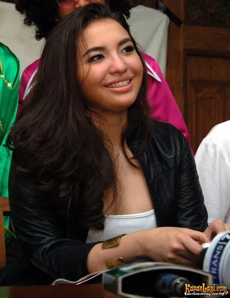 Foto Manohara Odelia Pinot
