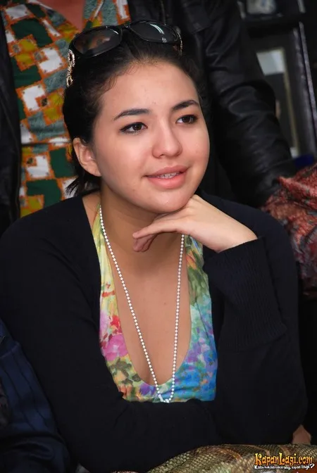 Foto Manohara Odelia Pinot
