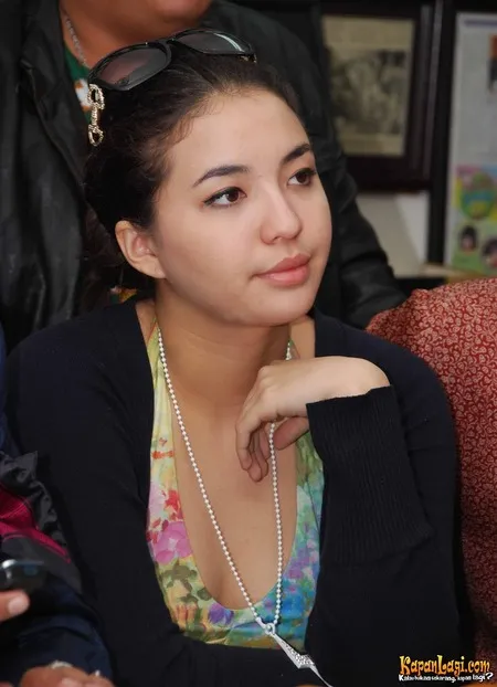 Foto Manohara Odelia Pinot