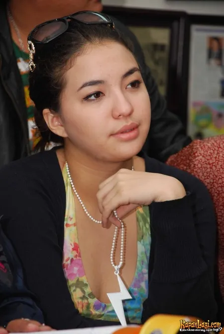 Foto Manohara Odelia Pinot