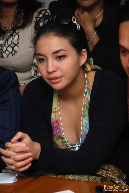 Foto Manohara Odelia Pinot